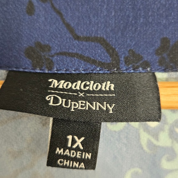 ModCloth x DuPENNY 1X Navy Blue Peacock Print V Neck Knot Sleeve Top Casual Chic - Picture 2 of 5